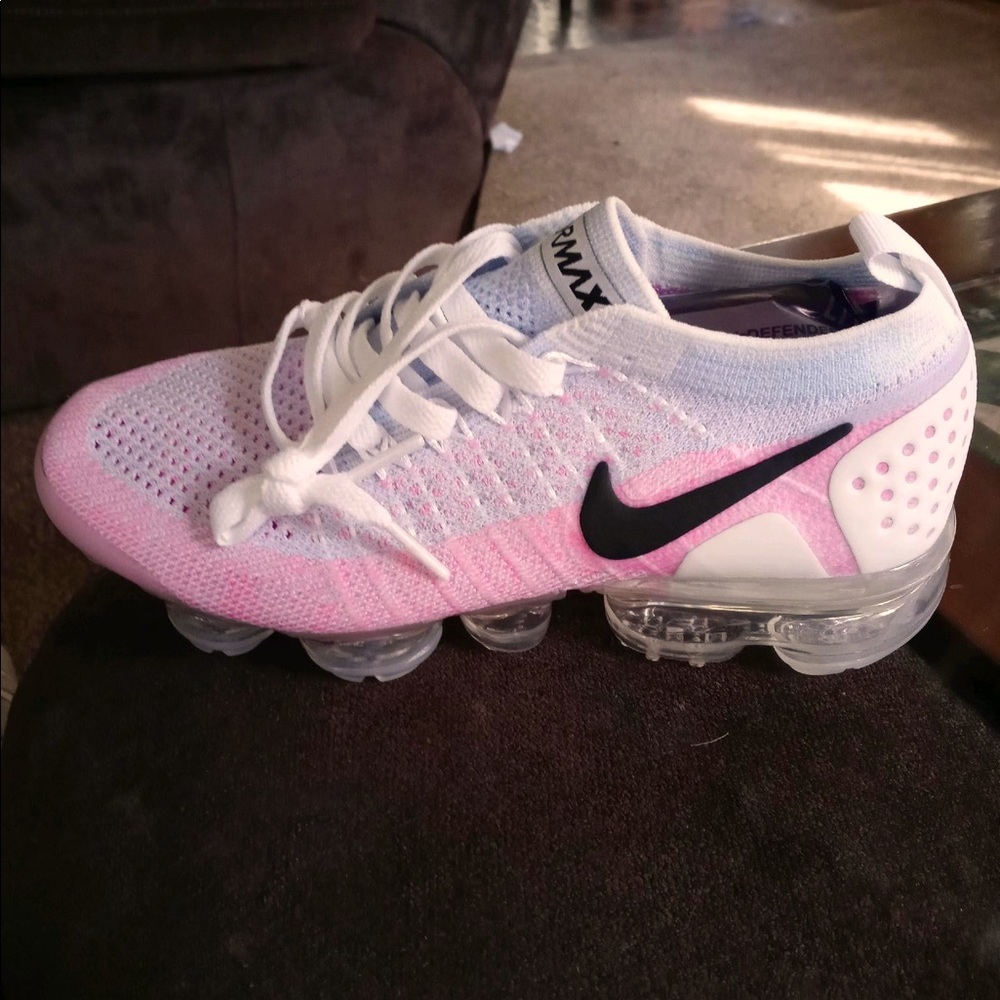 Brand new Nike air max flynit 2 womens